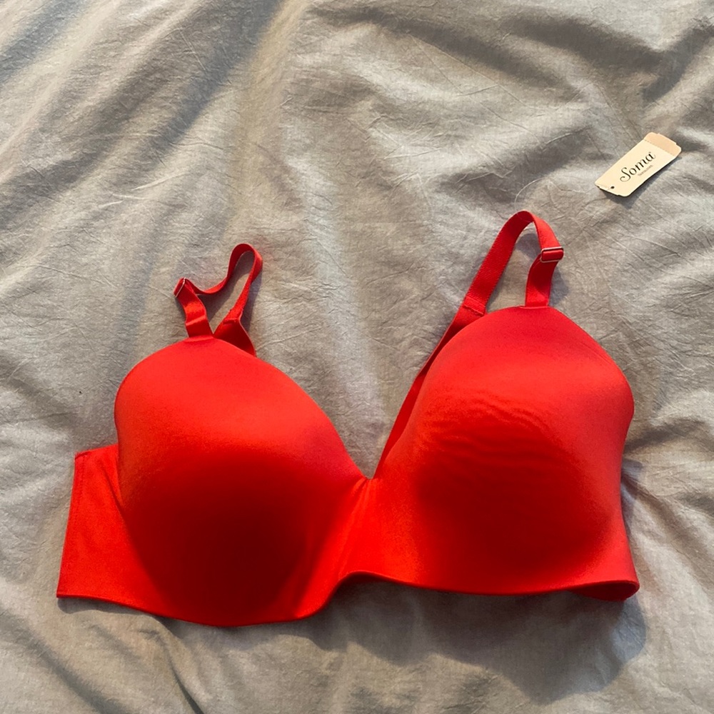 Brand new Soma bra - with smoothing back